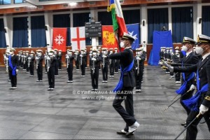 Gli allievi ufficiali dell'Accademia navale di Livorno hanno giurato fedeltà alla Repubblica Italiana